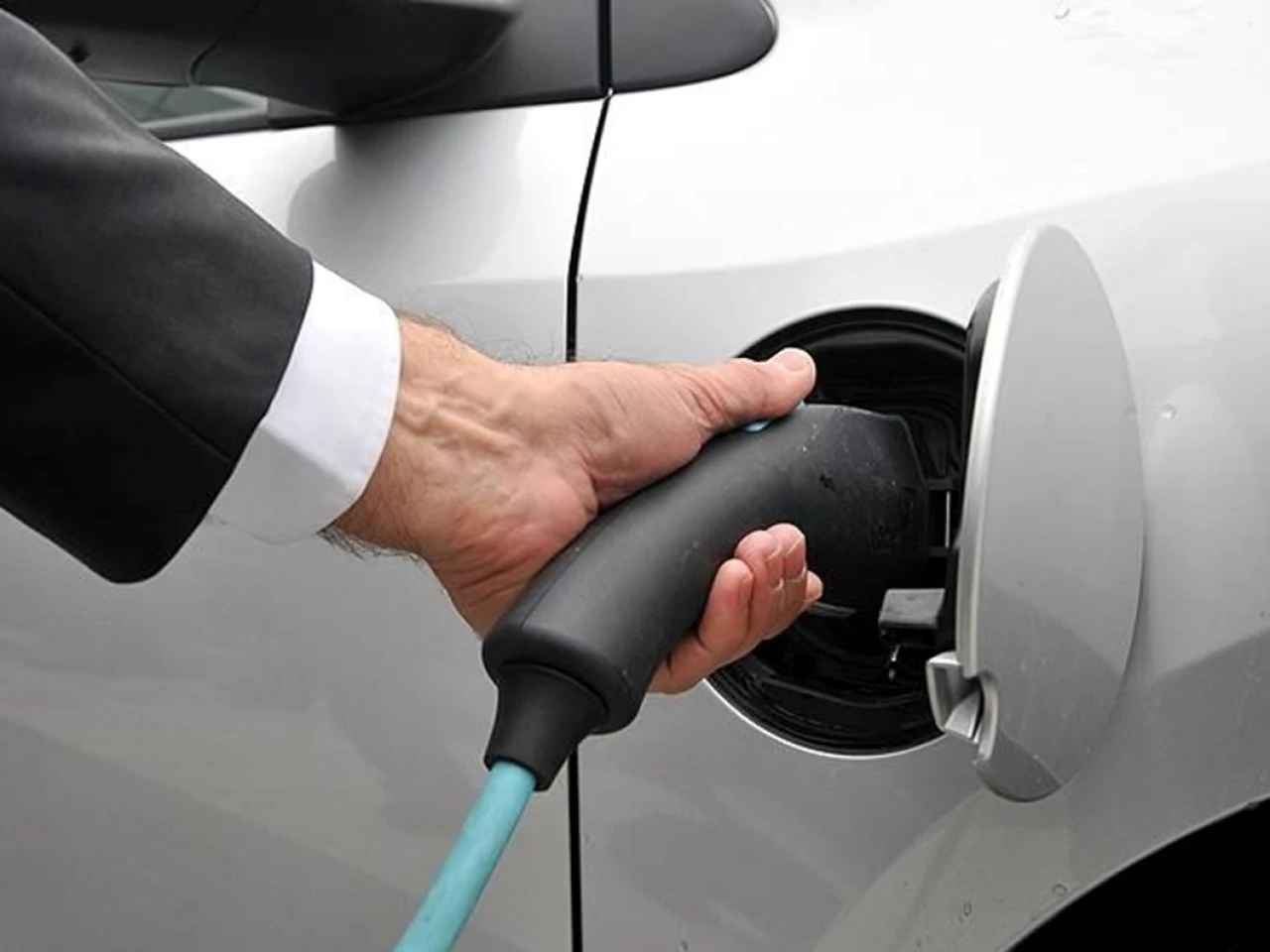 Avrupa Birliği, Çin'de üretilen elektrikli araçlara ek vergi getiriyor