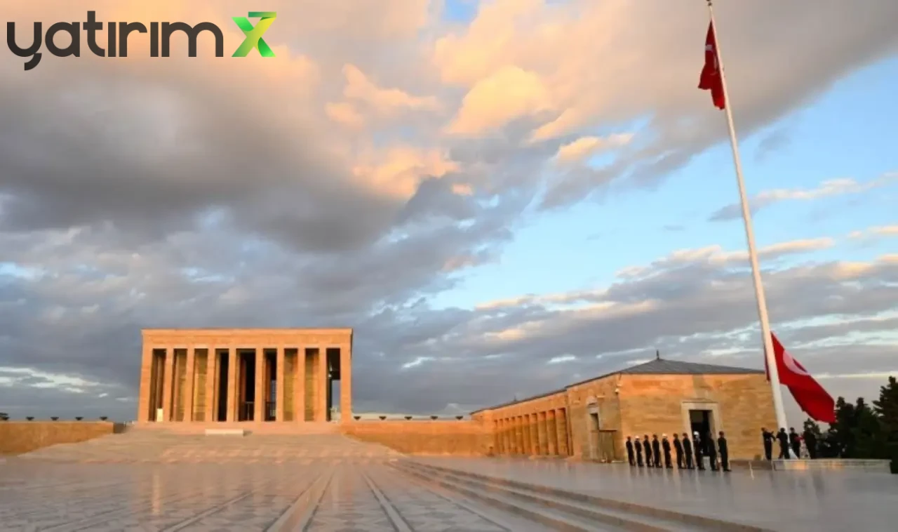 10 Kasım Resmi Tatil mi? 2025 Kamu, Özel Sektör ve Okullar Çalışma Durumu