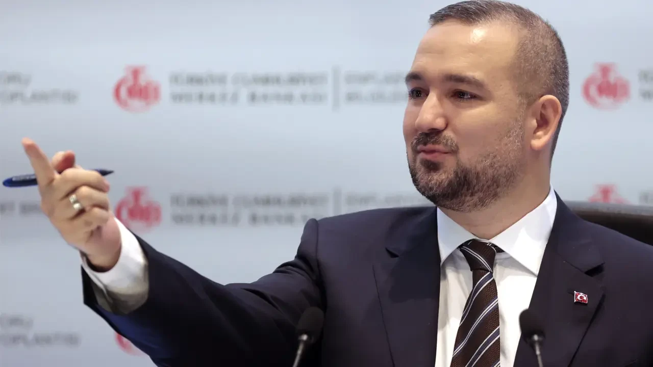 Fatih Karahan Enflasyon Raporu'nu Açıkladı: Yıl Sonu Tahmini Yüzde 33'e Dayandı