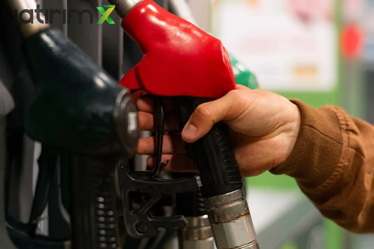 Akaryakıt Fiyatları Neden Durmuyor? Motorine Bir Gecede 2,5 TL Artış Geliyor