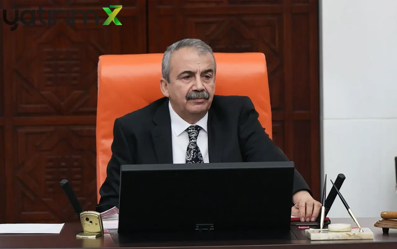 Sırrı Süreyya Önder kimdir?