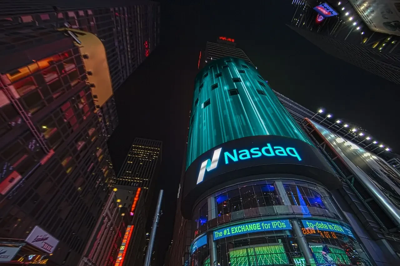 Kazandıran ABD, Oyalayan BIST: NASDAQ 100 Uçuyor, Biz Hâlâ Dipte Sürünüyoruz
