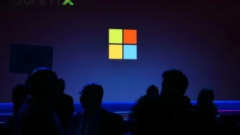 Microsoft'tan 9,7 Milyar Dolarlık Yapay Zeka Hamlesi: IREN ve BAE'ye Stratejik Yatırım