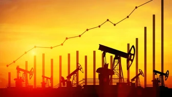 Trump’ın İran Saldırısı Petrol Fiyatlarını Zirveye Taşıdı