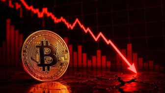 Bitcoin'de sert düşüş: 82 bin dolar direnci kırıldı