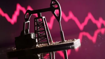 Petrol fiyatlarında Hürmüz diplomasisi etkisi: Brent 79 dolara geriledi