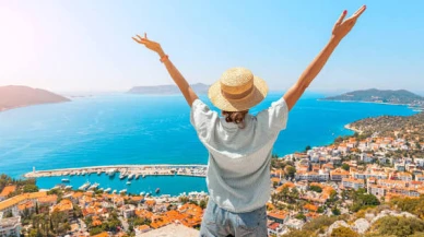 Turist Alışverişi Kesti, Yeme-İçme ve Sağlığa Parayı Bastı!