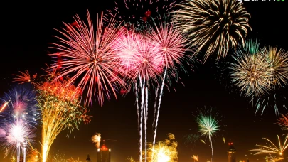 2025'e ilk onlar girdi