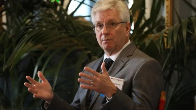 Fed Yetkilisi Christopher Waller'dan Kritik Aralık Faiz İndirimi Çağrısı