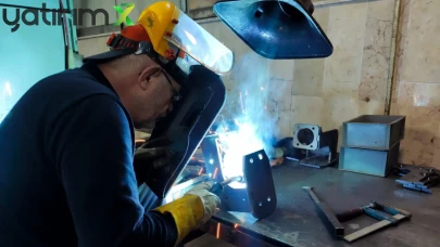 İSO Türkiye İmalat PMI Üç Aylık Dibinde, Maliyet Baskısı Aralıksız Sürüyor