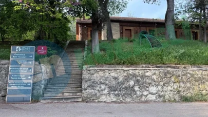 Fatma Kaplan Hürriyet İzmit’i mi Yönetiyor, Yoksa İzliyor mu? Livadi Restoran Sarhoşlara Teslim Edildi, Belediye Seyrediyor!