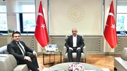 TikTok’tan Ankara Ziyareti: Bakan Uraloğlu ile Dijital Dönüşüm ve Uyum Görüşüldü