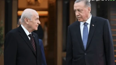 Beştepe'de Beklenmedik Görüşme! Erdoğan, Bahçeli'yi Külliye'de Ağırladı