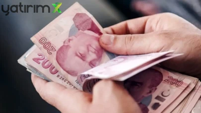 Ünlü Ekonomist Akyıl'dan Ekim Ayı için Sert Dalgalanma Uyarısı