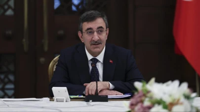 Cevdet Yılmaz: Cari açığı gelecek yıl %2'nin altına düşüreceğiz