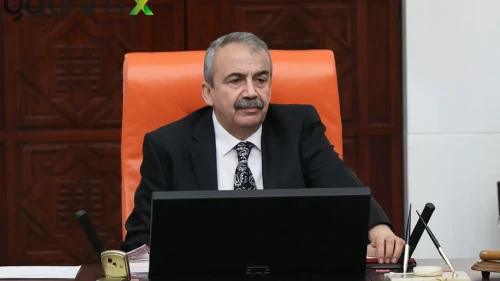 Sırrı Süreyya Önder kimdir?