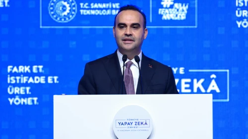 Bakan Kacır Antalya'daki 77. Uluslararası Uzay Kongresi fuarını açtı