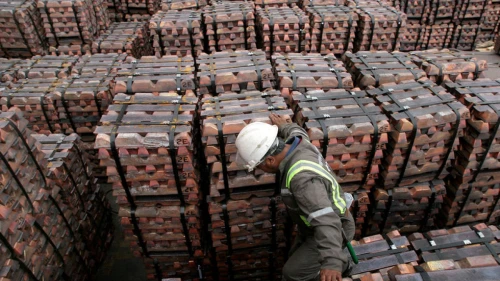 Londra Metal Borsası’nda Temkinli Rüzgâr: Bakır ve Alüminyumda Düşüş