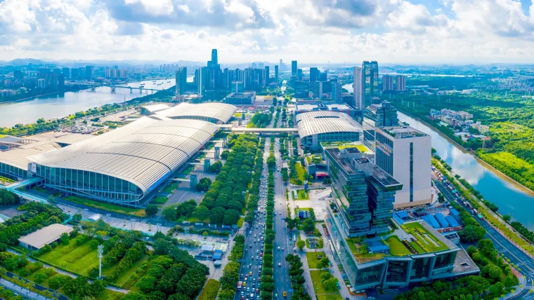 Fatma Kaplan Hürriyet Canton Fuarı’na Gitmiş…