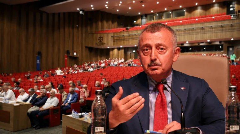 Tahir Büyükakın’dan YENİ Partililere: “Sabret sabret bir yere kadar”