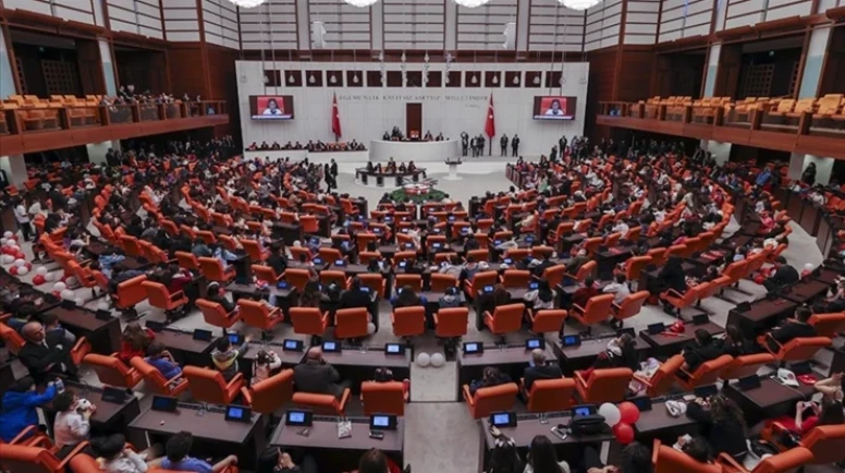 Mecliste fon kanunu mesaisi: Yasa tasarısı komisyonda