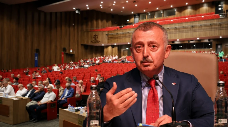 Tahir Büyükakın’dan YENİ Partililere: “Sabret sabret bir yere kadar”