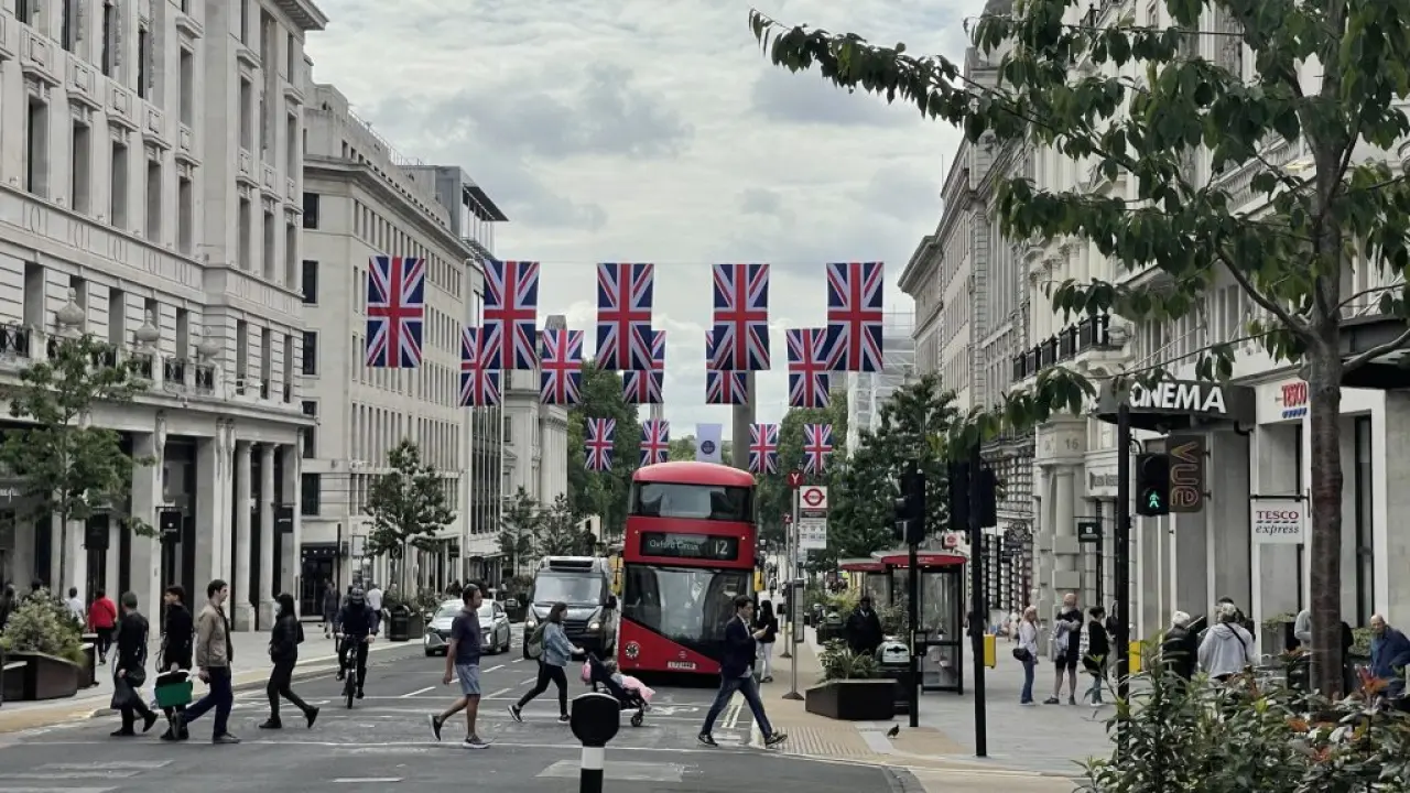 İngiltere Ekonomisi Ocak Ayında Beklenmedik Şekilde %0,1 Daraldı | Bytv  🇹🇷🇬🇧