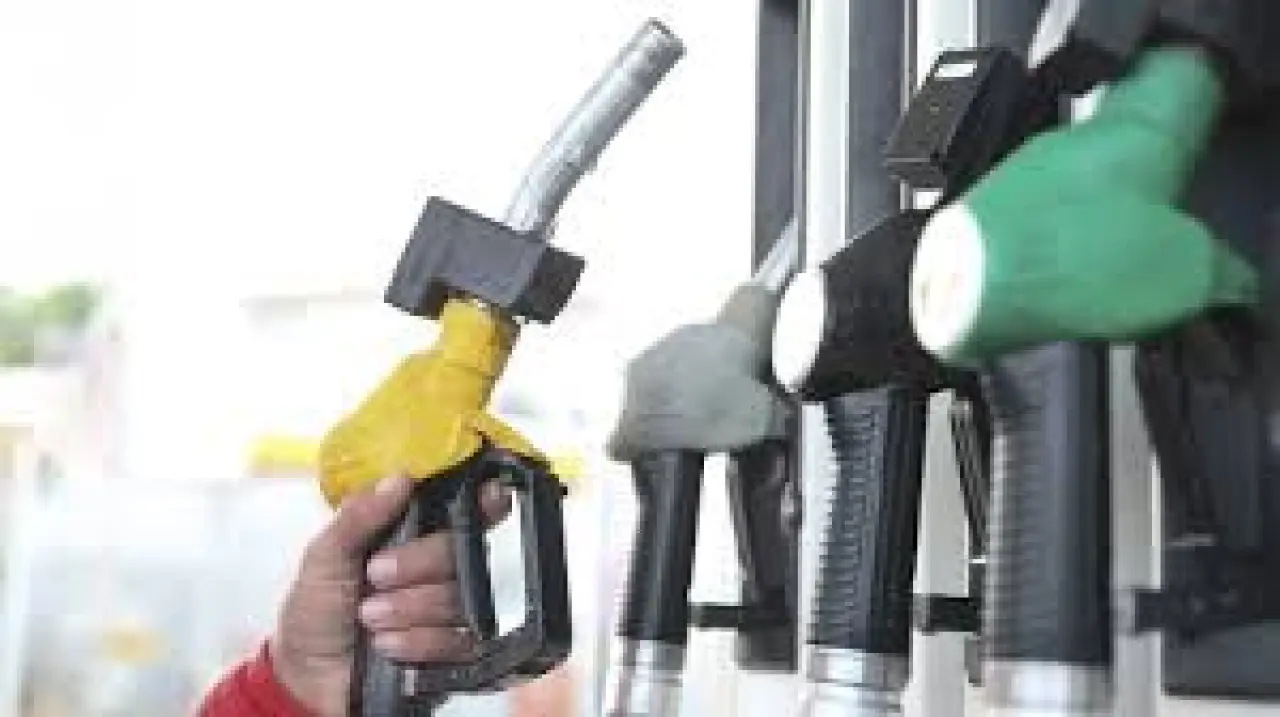 Akaryakıt fiyatlarına yeni zam geliyor! Benzin için tarih verildi -  Internet Haber