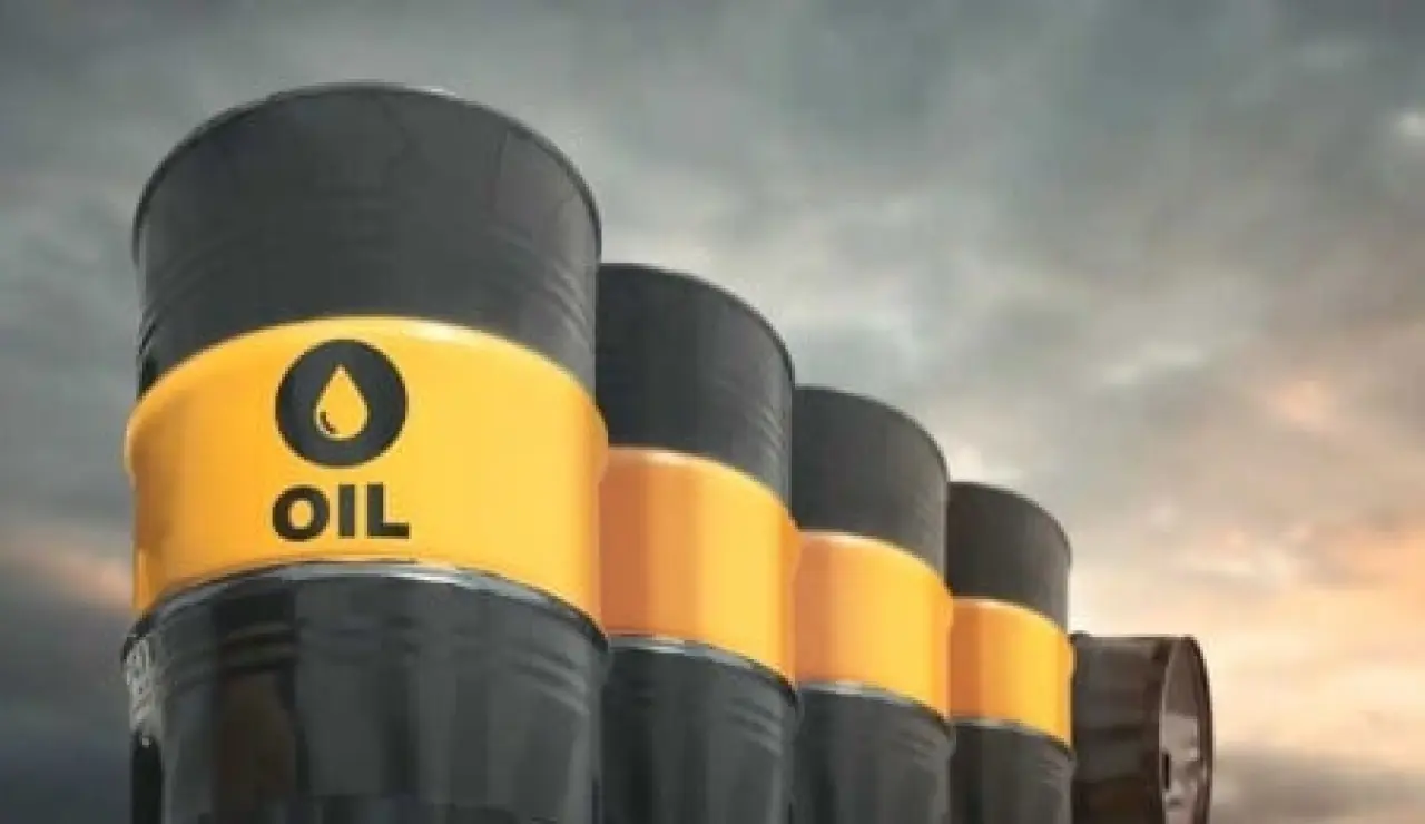 Petrol fiyatları, ABD gümrük vergilerinin talebi düşüreceği endişesiy