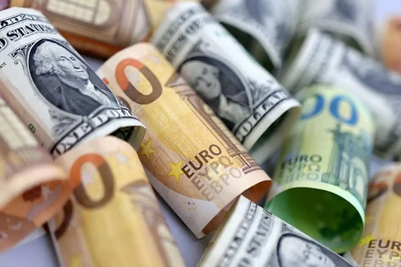 Dolar Euro'yu Neden Geçti? Dolar/Euro Paritesi - Onedio