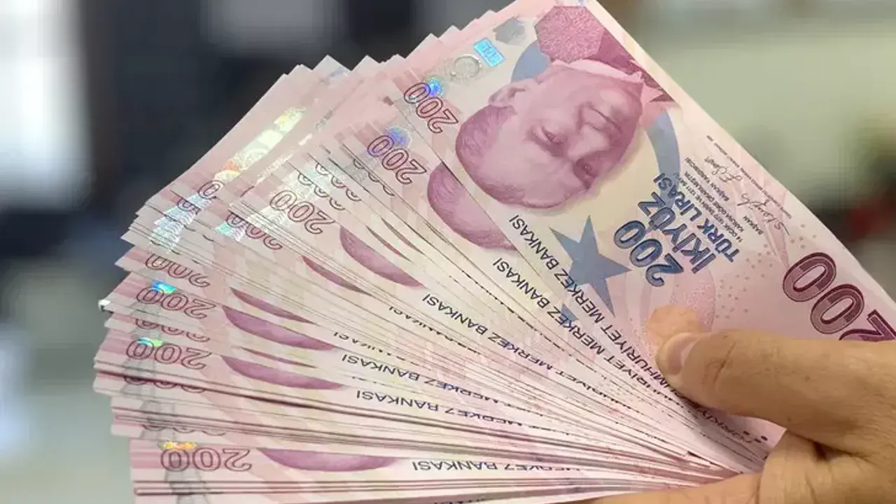 Merkez Bankası duyurdu: Yeni 200 TL ve 50 TL banknotlar tedavüle verildi -  CGTN Türk
