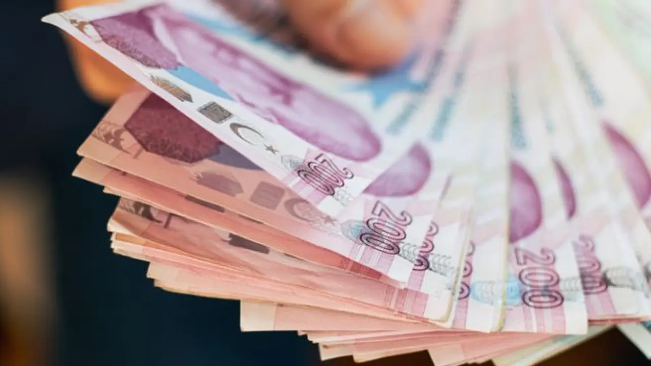 En düşük emekli maaşında zam hesabı değişti: İşte masadaki rakam! -  Türkiye'nin bir numaralı finans ve ekonomi portalı uzmanpara.com.