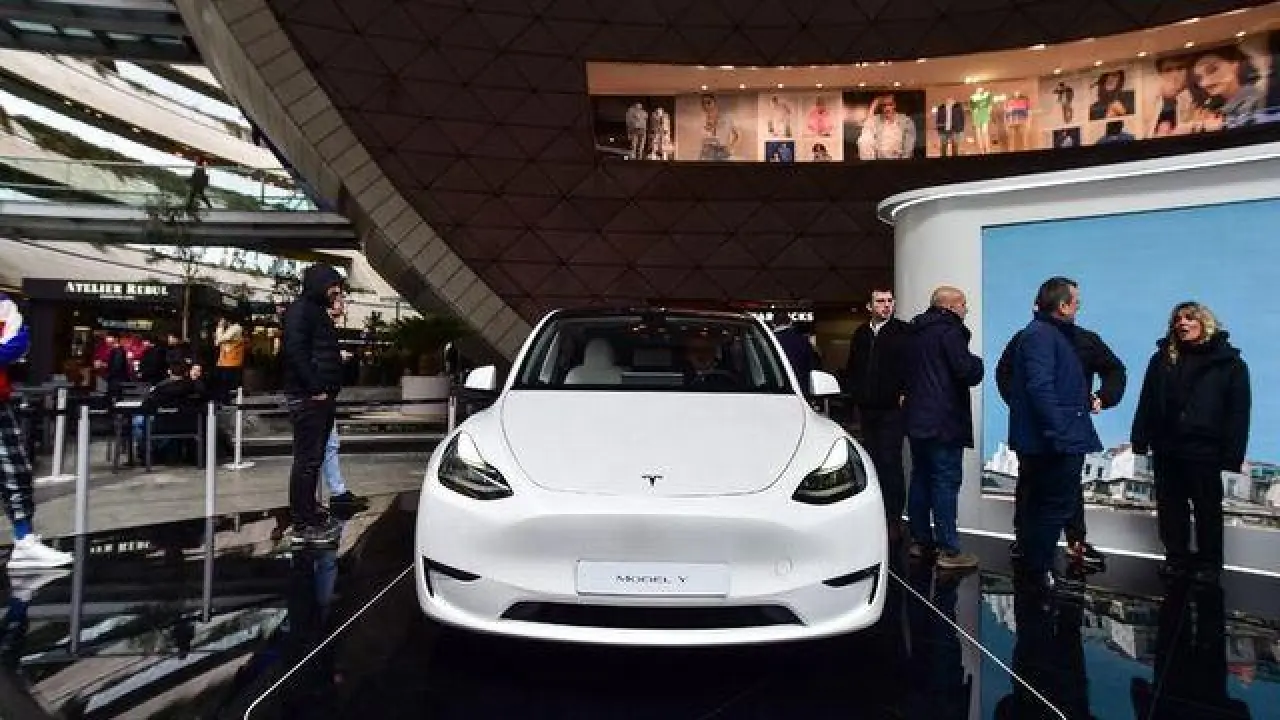 Tesla teslimat için müşterileri aramaya başladı | Son dakika ekonomi  haberleri